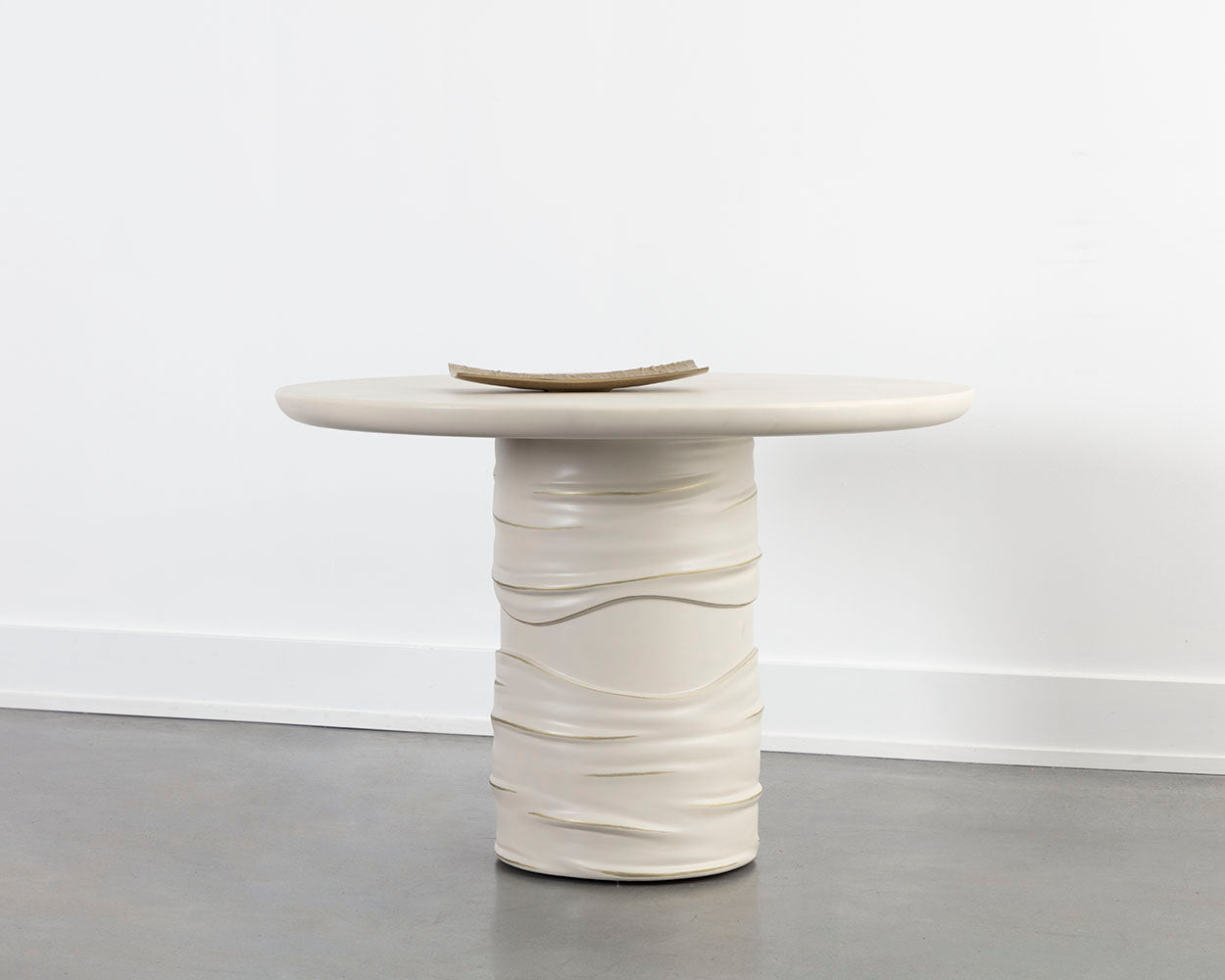 Alayna Dining Table - Round - 44"