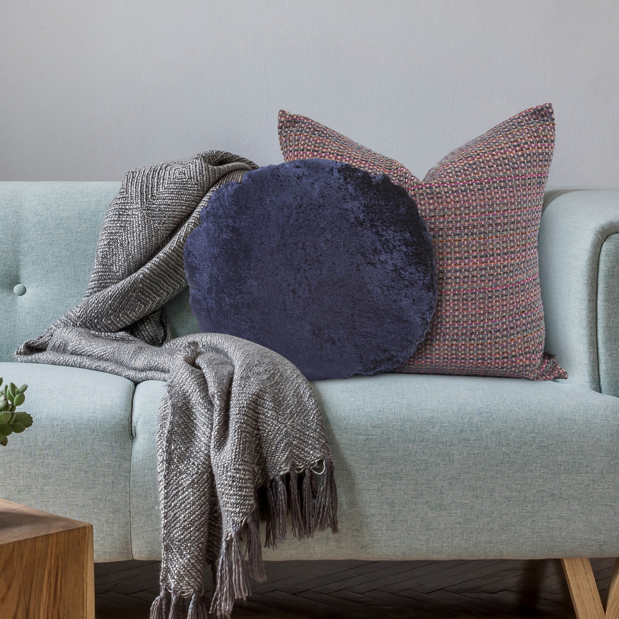 Amaron Midnight Crushed Velvet Round Pillow- 18"