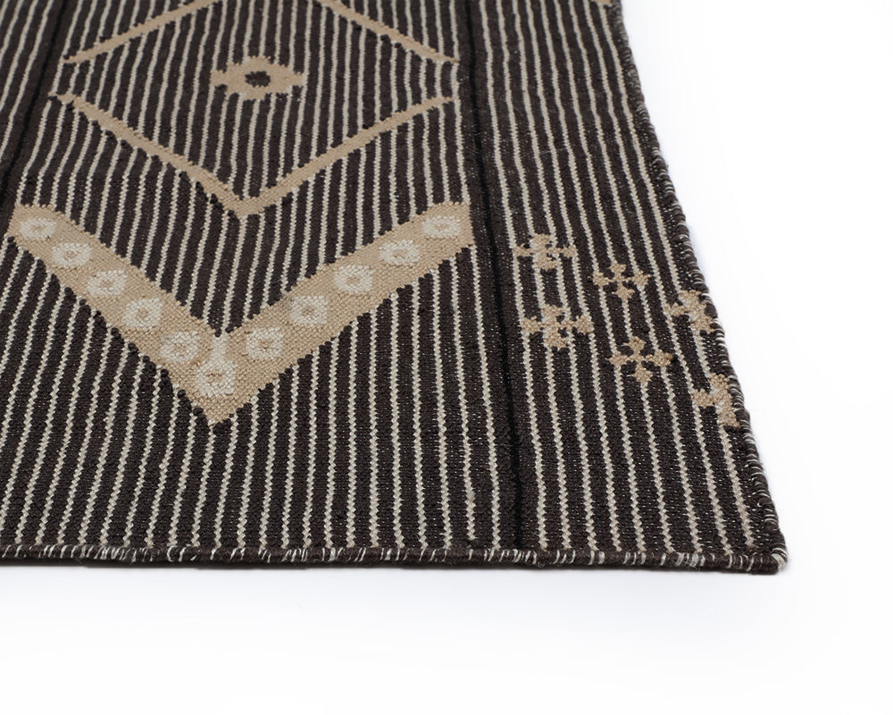 Asana Hand-woven Rug - Black