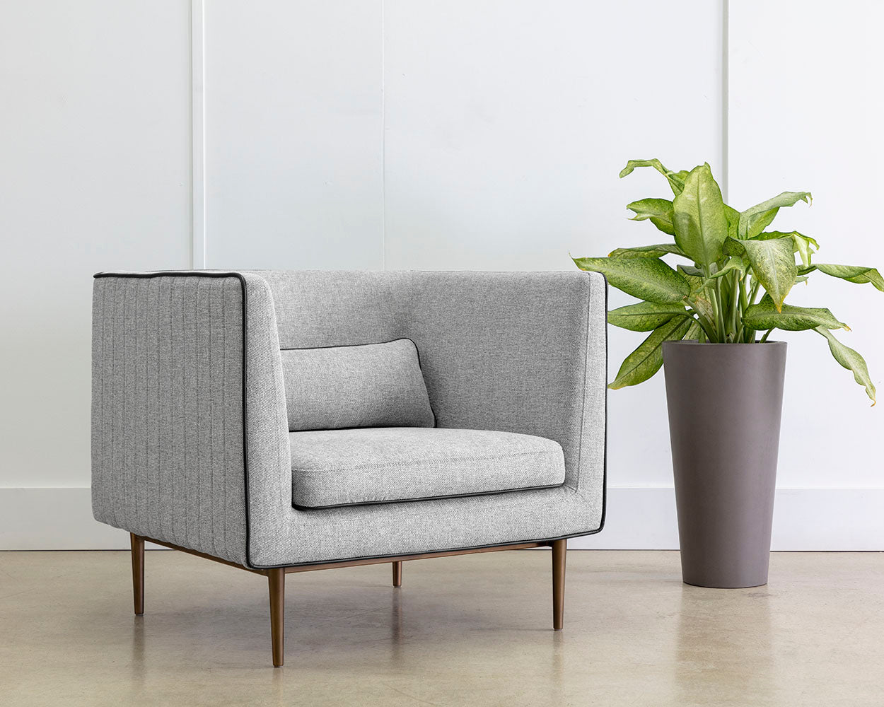 Batavia Armchair - Belfast Heather Grey / Bravo Portabella