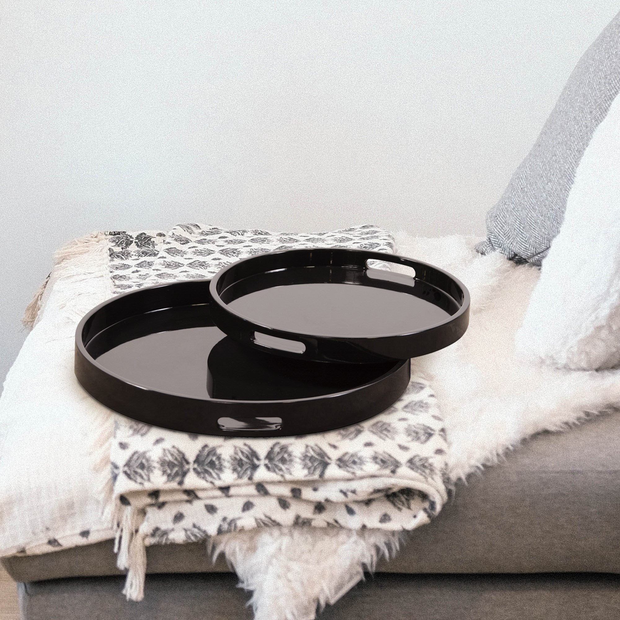 Black Lacquer Round Wood Tray Set