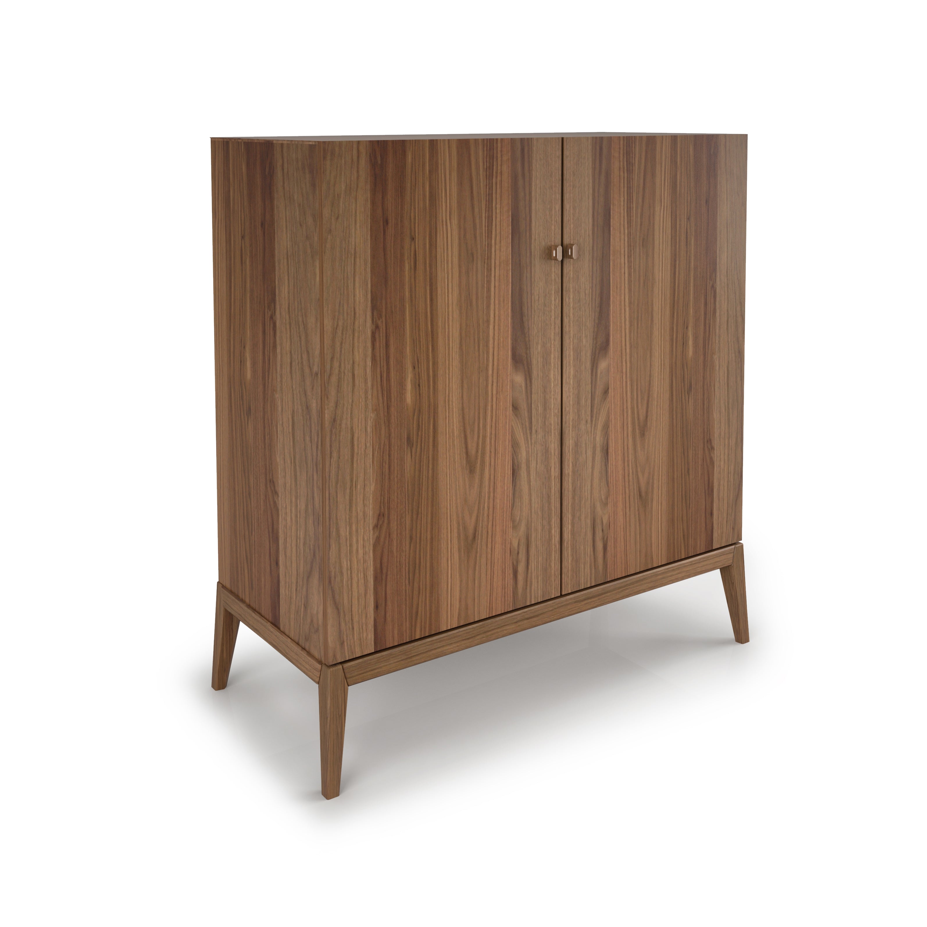 Moment Guest Chest